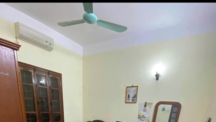 Cho thuê  nhà Nguyên Căn ngõ Thái Hà làm VP, Spa, Naul, TT dạy học 60m2, 4 tầng, 4 ngủ - 22 Triệu